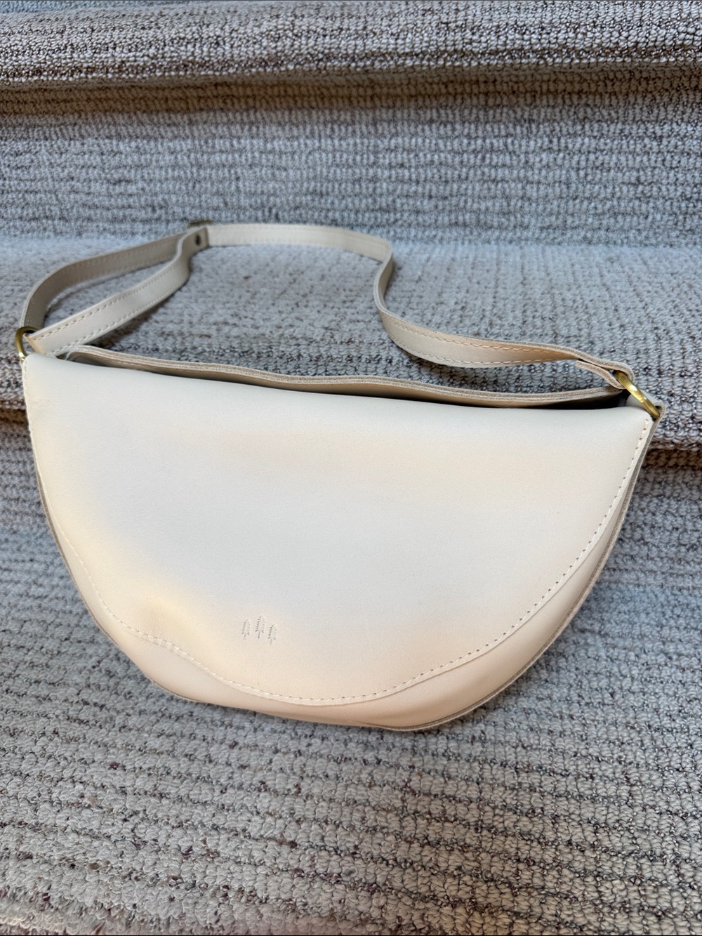 Portland Leather Koala Sling Bag - Lathe in cream